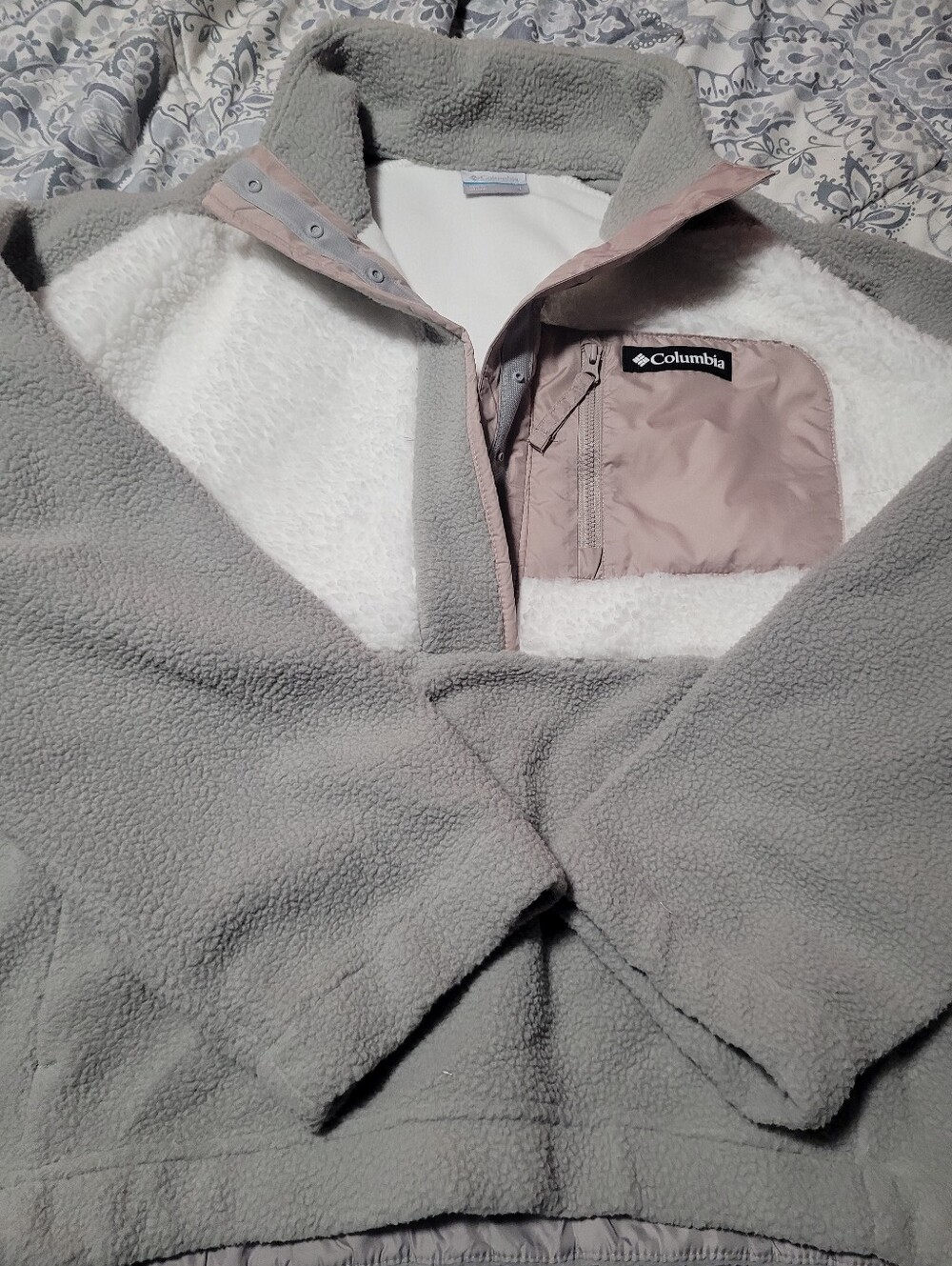 Columbia Light Gray and White Sherpa-Lined Jacket Womens Cropped Size L